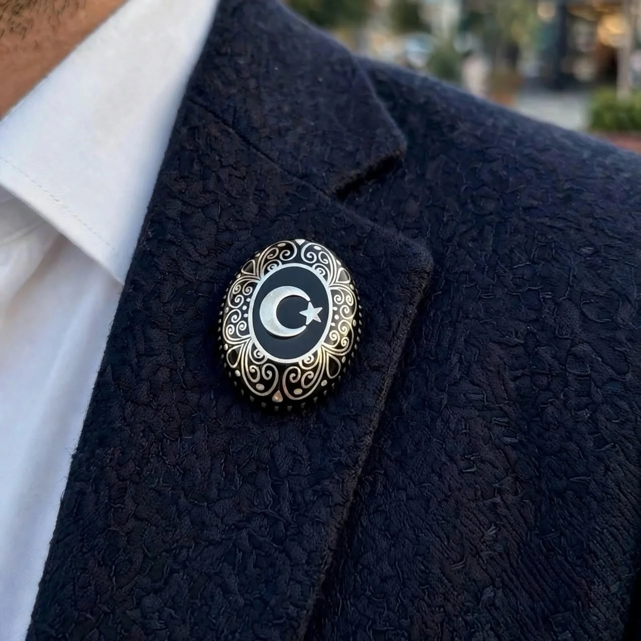 KARAHAN SİYAH MİNELİ AYYILDIZ ROZET